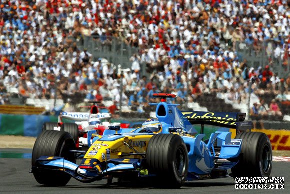 赛车题材大片《F1：赛道风云》发布正式预告
